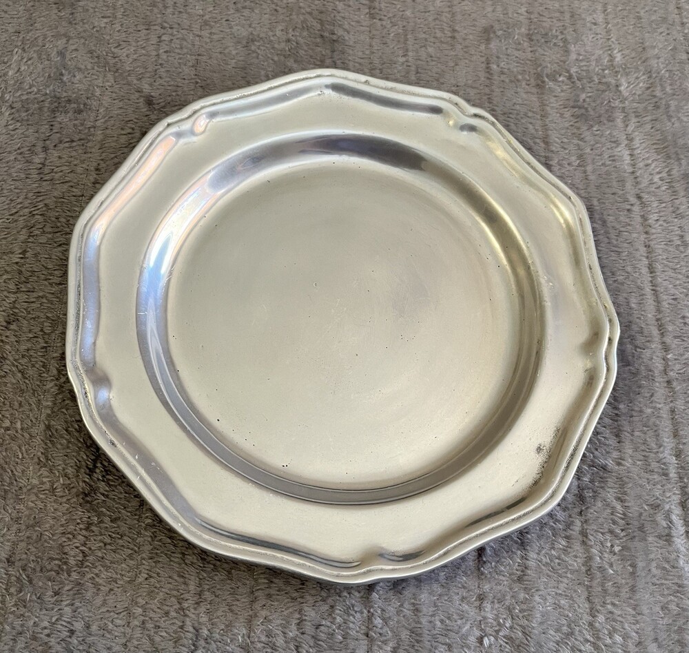 Wilton Armetale QUEEN ANNE Shiny Pewter 9” Salad Dessert Plate Silver